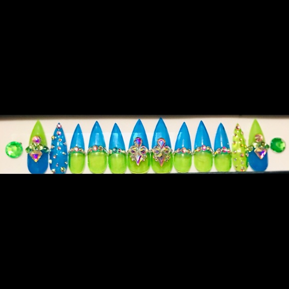 Green Apple Smurfette2 Press On Nails - Picture 2 of 8
